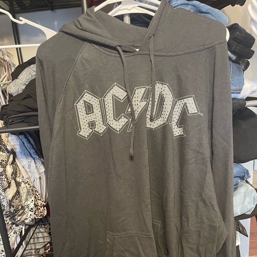Torrid ACDC sweatshirt size 4 EUC